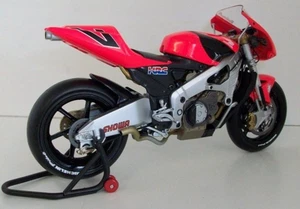 Model bike Honda RC211V M Doohan Motegi MotoGP test Minichamps 122 017999 1:12 - Picture 1 of 5
