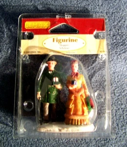 Lemax - Shoppers - Village Collection - 62268 - Figurine - EUC - Picture 1 of 2