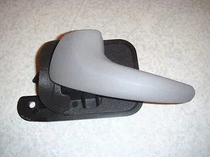NUEVO *NOST* FORD CONTROL LH CONTROL PUERTA XR3Z-6321819-GRIS AAB - PIEZA ORIGINAL FORD - Imagen 1 de 3
