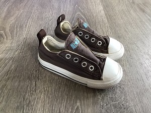 brown toddler converse