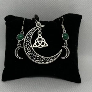 Celtic Viking Wicca Crescent Moon Trinity Silver Green Stone Drop Earrings NEW - Picture 1 of 3