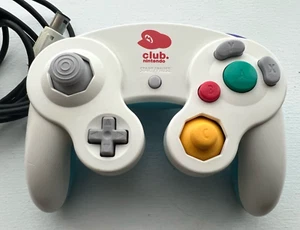 Nintendo GameCube Controller - Club Nintendo Mario White Blue Official RARE - Picture 1 of 2