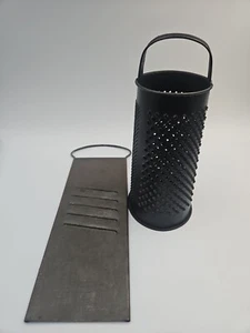Vintage Metal All Around Grater England Metal Vegetable Slicer Grater Ohio - Picture 1 of 14