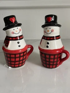 Neu in Verpackung Godinger Gatherings Keramik Schneemann in Becher Salz und Pfeffer Set 4,75" rot - Bild 1 von 7