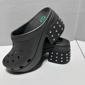 Nuevo con etiquetas Crocs Siren Tachonado Zueco Tacón Negro Para Mujer Talla 12 W12/M10 Goth Rock & Roll - Imagen 1 de 7