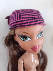 Bratz doll Treasures Yasmin Bandana Pirate headgear rare MGA 2005 - Picture 1 of 3