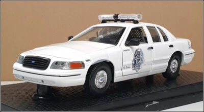 Classic Metal Works 1/24 Scale 25822A - Ford Crown Victoria Police Denver - Image 1 of 4
