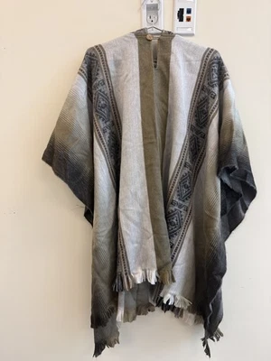 New Alpaca wool Hood Poncho Handmade - Image 1 of 4