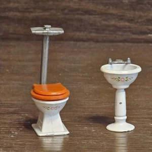 Vintage 1980 The Littles Die Cast Metal Bathroom Toilet Sink Doll Furniture Set - Bild 1 von 6
