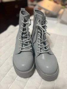 Madden Girl Size 8 Gray Ankle Boots - Picture 1 of 9