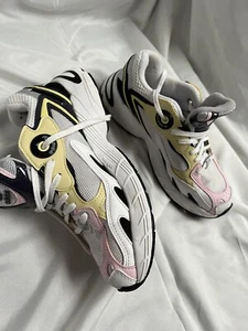 Adidas Retro Shoes Size Uk 6 In White Yellow Leather - Picture 1 of 12