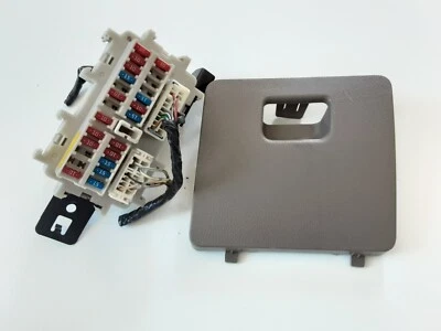 2003 2004 2005 2006 Nissan Altima Driver Cabin Fuse Box & Cover OEM ZB00A5K02 - Image 1 of 4