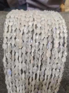 Natürlicher indischer Regenbogen Mondstein ovale Perlen für Schmuck feine Farbe blau Feuer - Bild 1 von 8