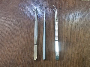 HERRAMIENTAS DENTALES O MÉDICAS ÚTILES DE COLECCIÓN - marca antigua - Imagen 1 de 2