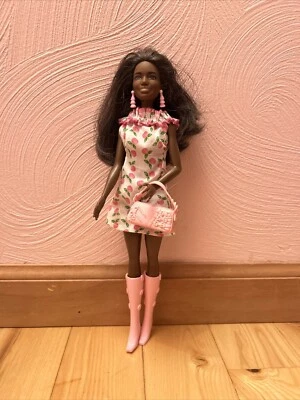 Barbie FASHIONISTAS African American Doll 2017 Head 2015 Body Dark Skin Restyled - Image 1 of 4