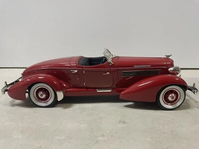 ERTL 1/18 Scale Auburn Boattail Speedster 1935 - Image 1 of 4