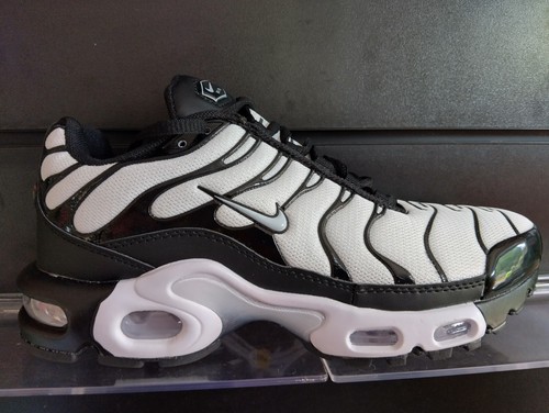 NIKE Uomo TN's UK taglia 6 nero bianco