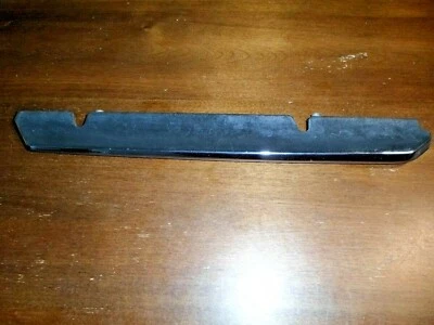 Mercedes-Benz 380SL R107 1984 84 - parrilla aleta cromada lado derecho del pasajero Foto 1 de 4