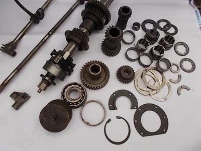 FERRARI 365 GT 2+2 Usado Original LOTE DE ENGRANAJES DE TRANSMISIÓN EJE y Más Foto 1 de 4