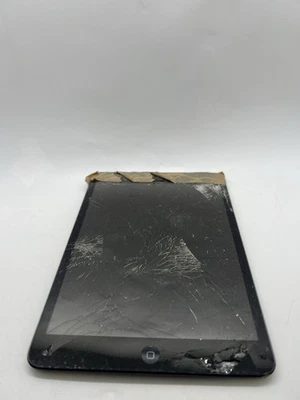 Apple iPad Mini A1432 - 16GB Grey LCD Display Damaged UNTESTED SPARES REPAIRS - Image 1 of 4