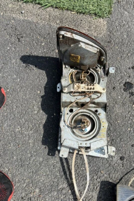 ОРИГИНАЛЬНАЯ ПЕРЕДНЯЯ ПАССАЖИРСКАЯ БОКОВАЯ ФАРА MERCEDES BENZ R107 350SL 380SL 450SL 560SL - Изображение 1 из 2