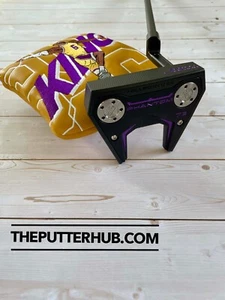 *NEW* Scotty Cameron Black & Purple Phantom 7.2 35in Putter- King James Cover - Picture 1 of 8