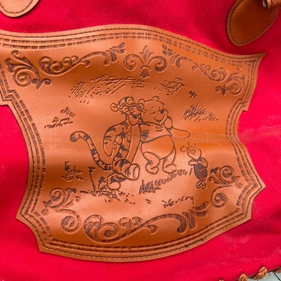 迪士尼小熊维尼钱包红色帆布包皮革支架细节小熊维尼跳虎 — 第 1/4 张图片