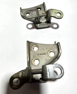03-11 HONDA ELEMENT FRONT LEFT OR RIGHT DOOR HINGES SET UPPER LOWER SILVER #1 - Picture 1 of 4