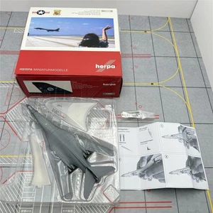 Herpa Wings 1/200 US Air Force B-1B Bomber static Model 572903 - Picture 1 of 10