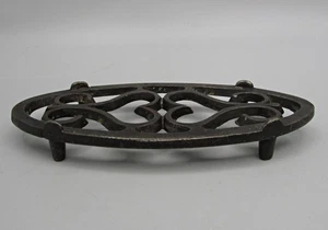 Heart Design Sad Iron Stand/Trivet - Picture 1 of 3