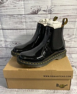 NIB Women's Dr. Martens 2976 Leather Chelsea Boots BLACK PATENT LAMPER Size 10 - Picture 1 of 8