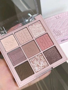 9-Color Nude Glitter & Matte Pigmented Eyeshadow Palette - Picture 1 of 3