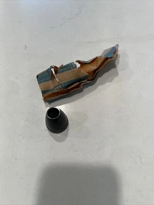 Porca de antena de plástico preta Oldsmobile NOS GM 381612 1963-1966 fabricante de equipamento original - Imagem 1 de 4