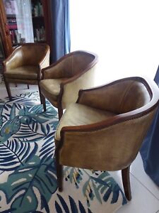 fauteuils cabriolets vintage cuir bois clouté