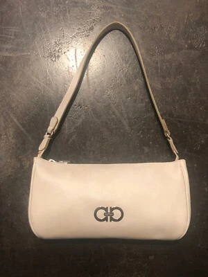 Bolso de hombro Salvatore Ferragamo Gancini Hobo blanco/cuero crema AU21 A277 Foto 1 de 4