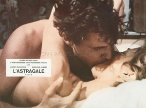 MARLENE JOBERT HORST BUCHHOLZ L'ASTRAGALE 1968 VINTAGE LOBBY CARD #17