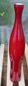 (1084) Jarrón Mid Century Bud rojo vidrio decorativo vintage soplado a mano - Imagen 1 de 10