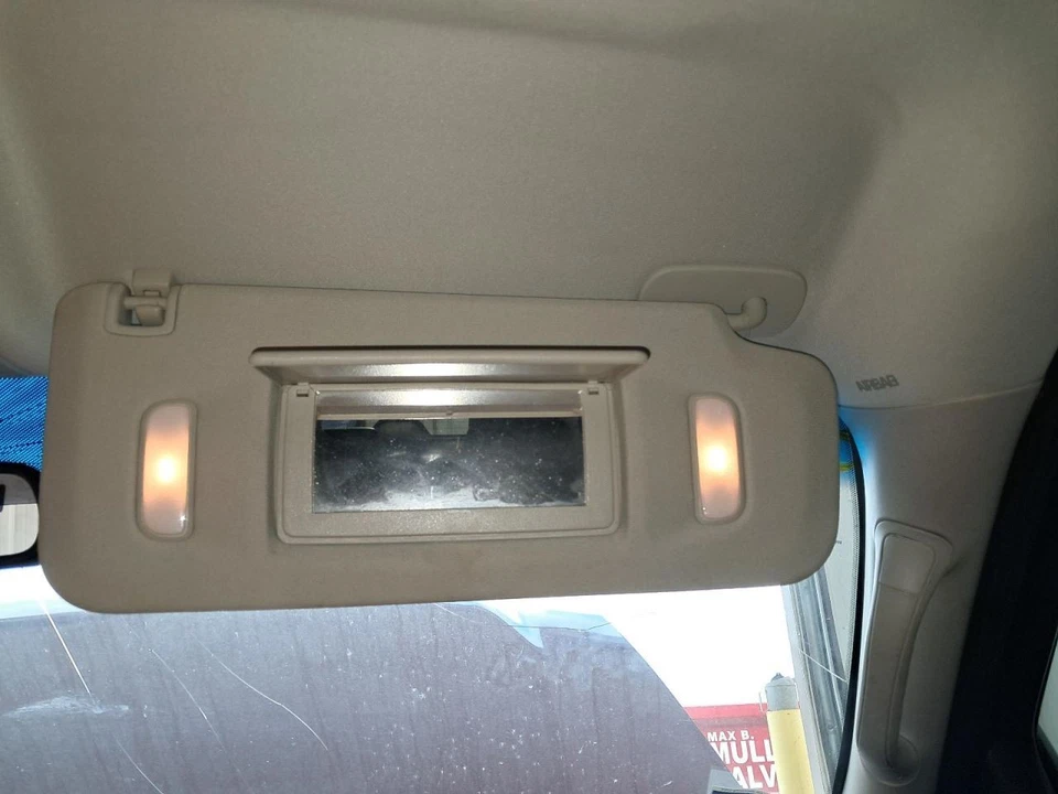 Солнцезащитный козырек для правостороннего пассажира 2007 GMC Yukon от оригинального производителя б/у 426486 - Изображение 1 из 4