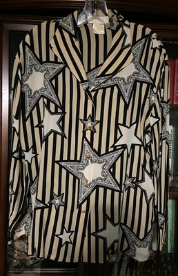 ESCADA ШЕЛКОВАЯ ВИНТАЖНАЯ БЛУЗКА В СЕРЫЙ ЗВЕЗДА НЕПРАВИЛЬНЫЙ ПРИНТ В ЧЕРНОМ 40 L ГЕРМАНИЯ - Изображение 1 из 4