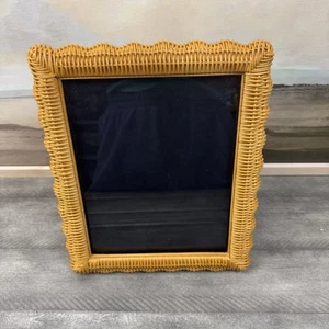 AERIN x Williams Sonoma Home Wicker Scalloped Gallery Frame 4”x6” Brown Read - Picture 1 of 9
