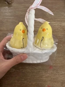 Rae Dunn "SALT and PEPPER" Yellow Chick Shakers Set - Picture 1 of 4