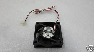TOP MOTOR DF126020SL-3 (DF126020SL-3-0.13A) DC12V 0.18A COOLING FAN - Picture 1 of 3