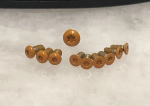 Set viti arancioni piatte per coltello da tasca Spyderco tenace e resiliente - Foto 1 di 11