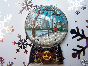 2015 HARD ROCK CAFE PHILADELPHIA HOLIDAY SNOW GLOBE SERIES STATE FLAG PIN - Picture 1 of 3