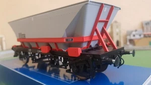 Dapol O gauge 7F-048-003 MGR HAA Coal Hopper (Red Cradle), 353823, boxed - Picture 1 of 10