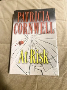 📒At Risk by Patricia Cornwell Large Print Edition w/Dust Jacket 2822 - Picture 1 of 12