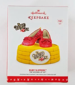 Hallmark 2016 Wizard of Oz Lighted Ornament ~ Ruby Slippers B - Picture 1 of 3