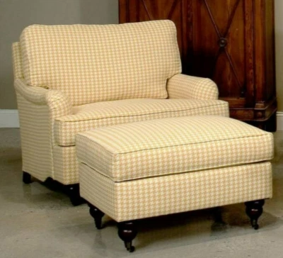 Nuevo en caja, sillón tapizado y otomana a juego Foto 1 de 4