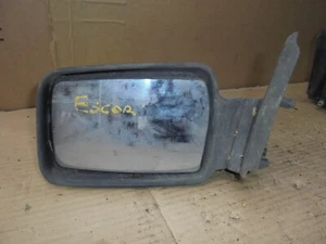 ESPEJO RETROVISOR DE PUERTA DE PLÁSTICO NEGRO DELANTERO LATERAL PASAJERO FORD ESCORT 1984-1985 - Imagen 1 de 6