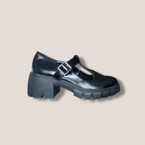Mocasín Steve Madden Haddie imitación charol negro Mary Jane’s talla 5,5 - Imagen 1 de 8